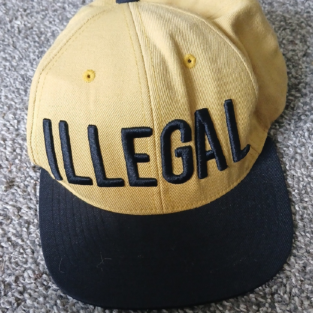 Black Scale Yellow and Black Cap